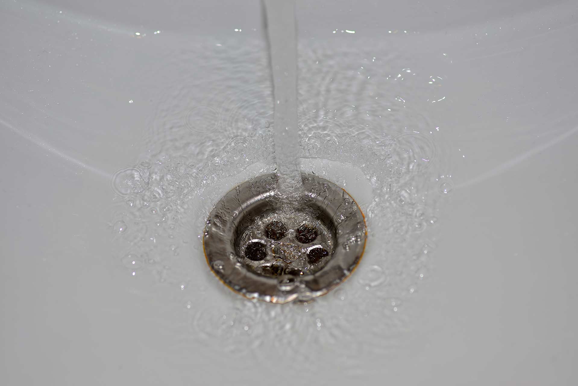 A2B Drains provides services to unblock blocked sinks and drains for properties in Gravesend.